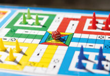 ¡Juguemos al parchís! Momentos de distensión y de esparcimiento